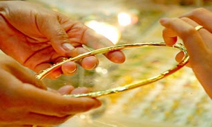 Vàng trong nước lên đỉnh, vàng thế giới đảo chiều
