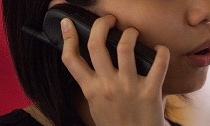 Tin nóng trưa ngày 2/2: Cô gái đánh bà lão ngất xỉu ở chùa Hương