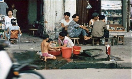 Những khoảnh khắc khó quên của gia đình thời bao cấp