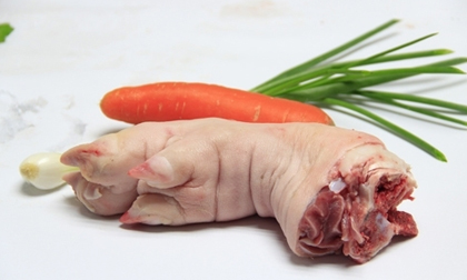 Những người không nên ăn móng giò