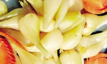 Những người không nên ăn hành muối