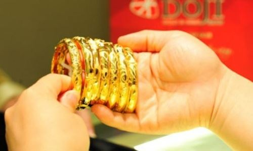 Giá vàng hôm nay 9/2: Giá vàng tiếp tục tăng cao trước bất ổn chính trường Mỹ