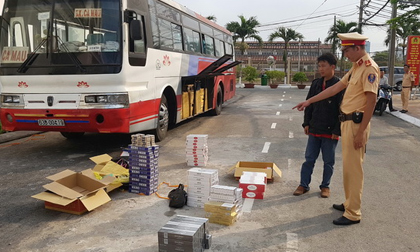 Cần Thơ: Bắt xe khách chở hàng ngàn gói thuốc lá nhập lậu