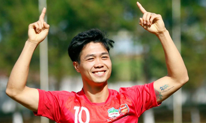 Ăn mừng cú đúp bàn thắng, Công Phượng lộ cả 3 hình xăm