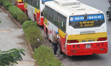 Tè bậy phạt tiền triệu: 'Phạt nặng thế này, tè ra quần cũng phải chịu'