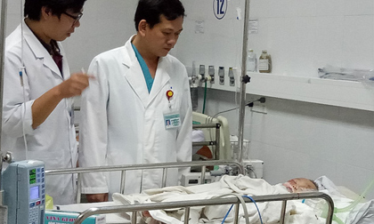 Bé trai 15 tháng rơi từ tầng 5 chung cư xuống đất nguy kịch