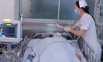 Mẹ chết, con nhập viện sau khi bị cướp túi xách ở Sài Gòn