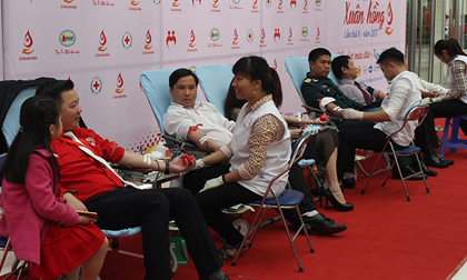 Tin nóng sáng 19/2: 30.000 người tham dự lễ hội hiến máu Xuân hồng