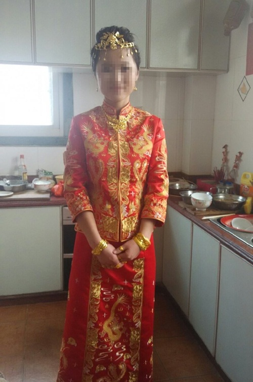 Sốc với vali 11 tỷ đồng trong lễ ăn hỏi của 