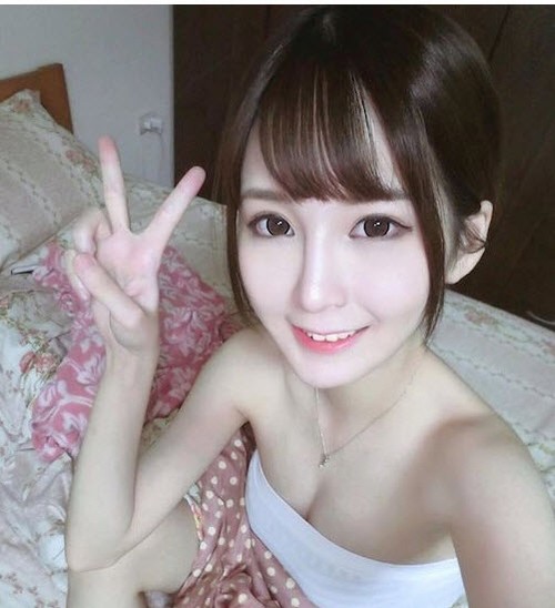 Chỉ 1 giây bị chụp lén, 6 