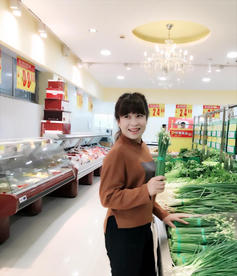 Bà mẹ U50 ở Lào Cao trẻ đẹp như thiếu nữ, nổi tiếng hát hay - 5