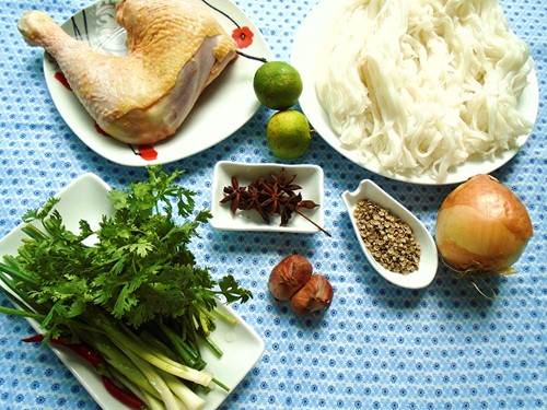 Cách nấu phở gà vừa nhanh lại ngon cho bữa sáng - 1