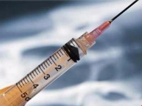 se trieu tap nu giam doc thue nguoi tiem hiv ra toa - 1