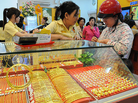 Giá vàng hôm nay 27/2: Vàng SJC tăng mạnh