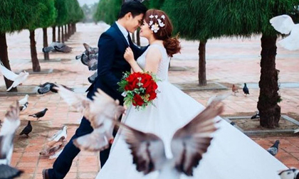 'Hot boy trà sữa' tình cảm bên vợ trong ảnh cưới
