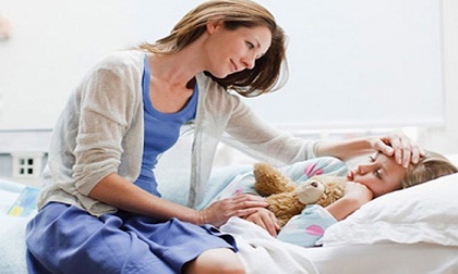 Cách hạ sốt nhanh cho bé mà không cần dùng thuốc