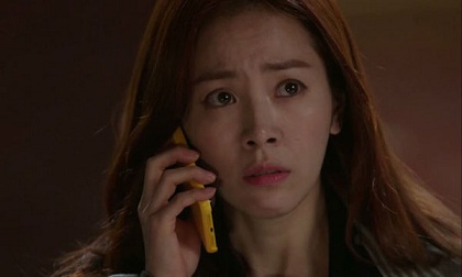 Gọi vào số tổng đài lưu trong điện thoại chồng, tôi chết điếng vì thấy tiếng người phụ nữ đó cất lên