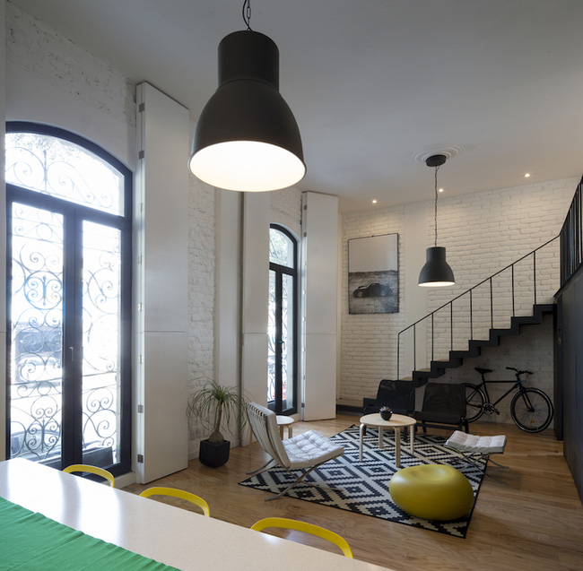 Mục sở thị căn hộ được xây lên từ một hồ nước sau khi trải qua trận động đất - Ảnh 5.