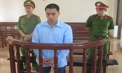 Vừa ra tù, lại dùng xe máy cướp giật tài sản người đi đường