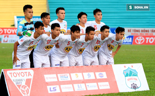 Công Phượng rê dắt bóng vô đối ở V-League - Ảnh 1.
