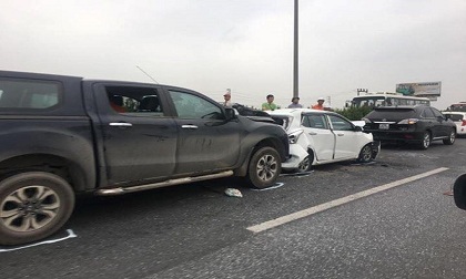 Tai nạn liên hoàn, cao tốc Pháp Vân - Cầu Giẽ ùn tắc gần 10 km