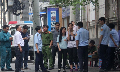 Đâm bạn gái giữa phố ở Sài Gòn vì mâu thuẫn tình cảm