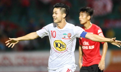 Công Phượng mài dũa thế nào trong môi trường V-League khắc nghiệt?