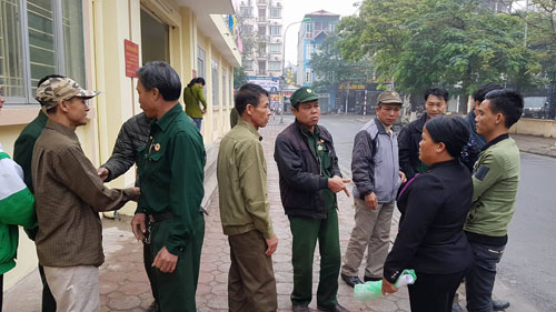 Hoãn xét xử vụ cháu bé bị tôn cứa cổ tử vong - 1