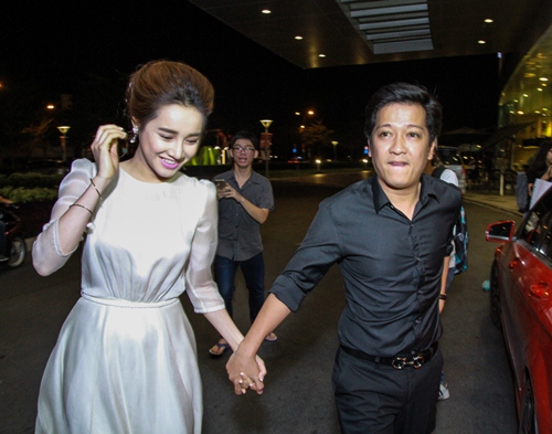 Cũng trong cuộc phỏng vấn, Nhã Phương kể bố mẹ cô bị Trường Giang chinh phục bởi nói giọng Quảng Nam rất giỏi. Do cả gia đình Nhã Phương và Trường Giang đều có gốc Quảng Nam nên cảm thấy sự gần gũi khi trò chuyện.