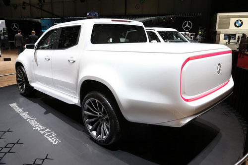 Mercedes-Benz X-Class: Xe bán tải đến từ tương lai - 4