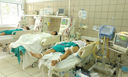 7 sinh viên nguy kịch vì uống rượu từ trưa đến đêm ngày 8/3