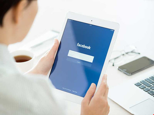 Facebook như con dao hai lưỡi - 1