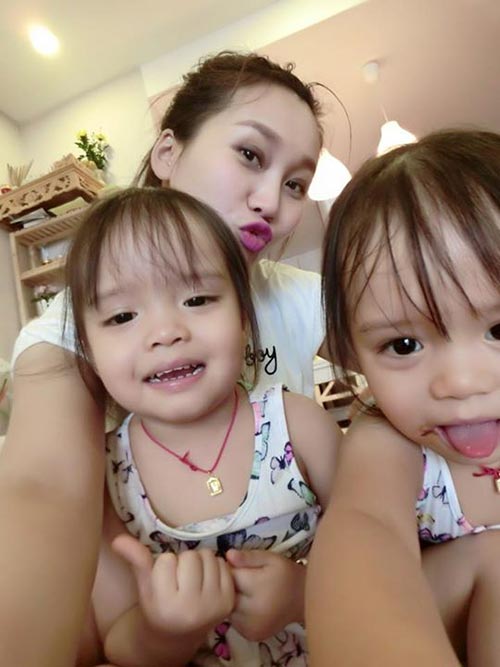 khong tham gia showbiz, 3 me don than van noi tieng vi “dep mon con mat” va gioi kiem tien - 7