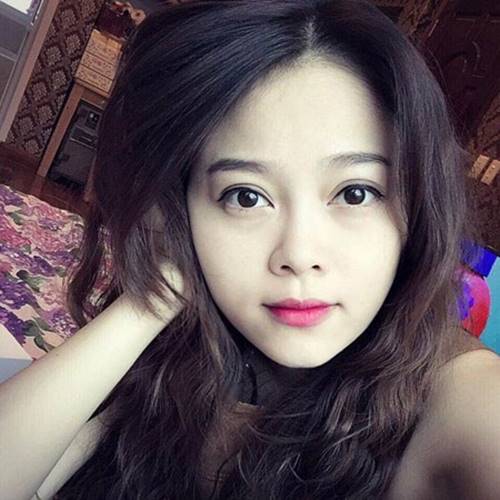 khong tham gia showbiz, 3 me don than van noi tieng vi “dep mon con mat” va gioi kiem tien - 6