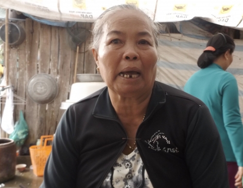 tinh tiet bat ngo vu thi the doi nam nu om nhau nam guc ben duong - 2