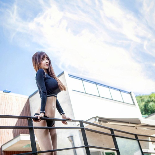 Hot girl đẹp nhất xứ Hàn có đối thủ mới đẹp như 