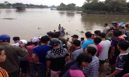 Hai học sinh chết đuối ngay đoạn kênh trước trường