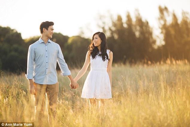 Nhận được 14 lá thư tình suốt 3 năm hẹn hò, cô gái không nhận ra điều đặc biệt này cho đến khi… - Ảnh 1. Nhận được 14 lá thư tình suốt 3 năm hẹn hò, cô gái không nhận ra điều đặc biệt này cho đến khi… - Ảnh 1.