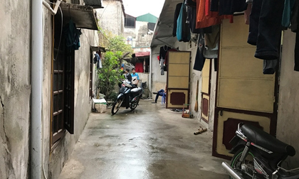 Hàng xóm chứng kiến cô gái bị đuổi về tận phòng trọ, cố van xin nhưng bạn trai vẫn xuống tay sát hại
