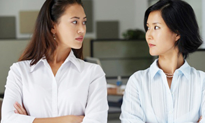 Nghe thầy bói phán con dâu gây họa cả nhà, mẹ chồng cay nghiệt đuổi thẳng về nhà ngoại