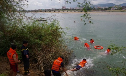 Bình Định: 7 học sinh rủ nhau tắm sông, 1 em đuối nước tử vong
