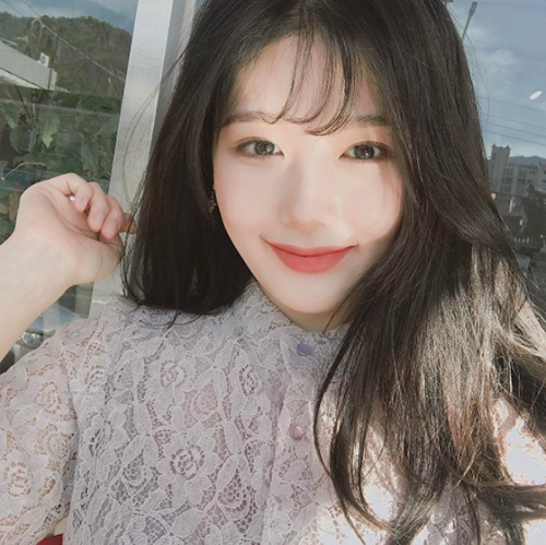 co gai tu xu so kim chi voi nhan sac 