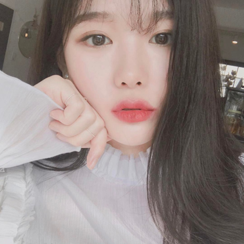 co gai tu xu so kim chi voi nhan sac 