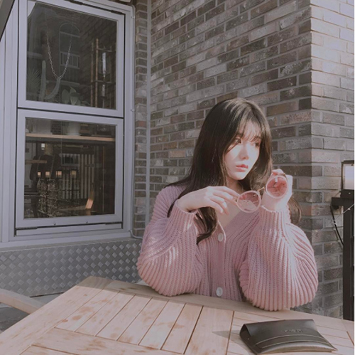 co gai tu xu so kim chi voi nhan sac 