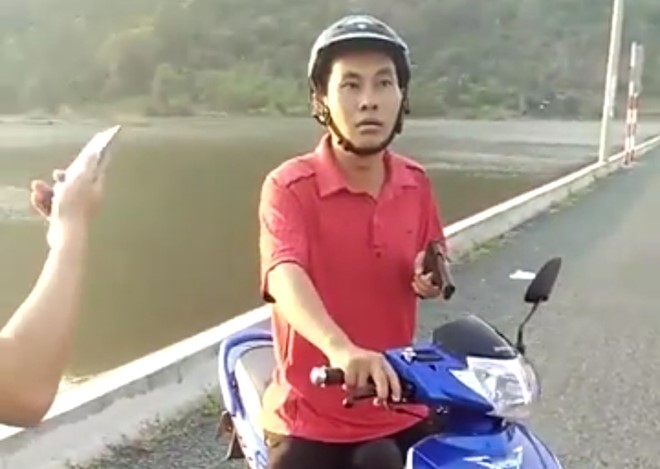Pho phong nong nghiep khai mua sung nhua de ban chuot hinh anh 1