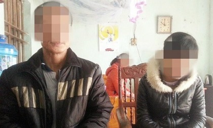 Nhổ tóc trắng hộ lúc chăn trâu, nữ sinh bị bác rể hiếp đến có thai
