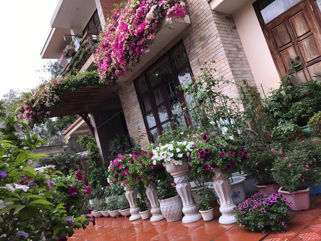 Căn biệt thự chìm ngập trong sắc hoa đẹp như cổ tích ở thành phố Hạ Long, Quảng Ninh - Ảnh 19.