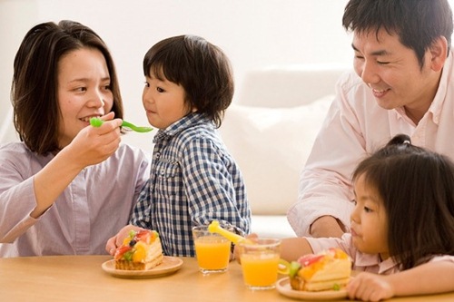 nang mua that thuong, cham con the nao de khong bi om? - 2
