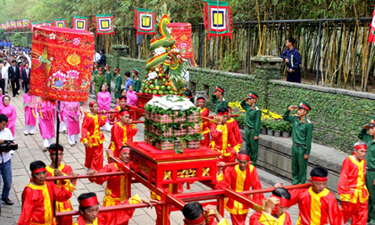Giỗ Tổ Hùng Vương 2017: Lịch nghỉ lễ và các quy định về tiền lương, thưởng