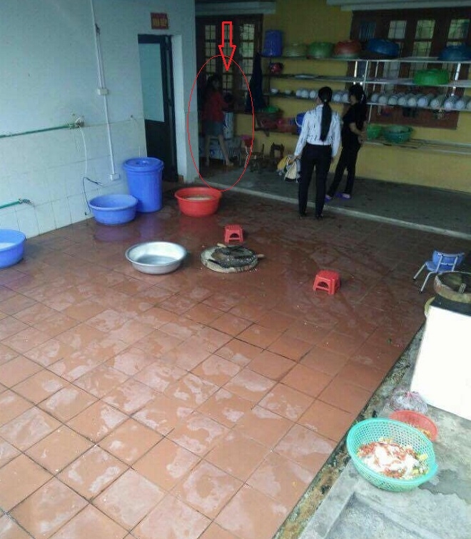 Hiệu trưởng dốc ngược bé trai 1